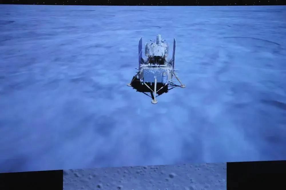 嫦娥“五姑娘”完美落月，开始“挖土”！